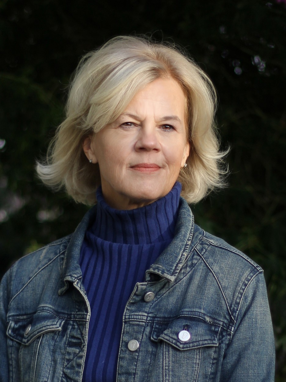 Beth Macy, 2026 Virginia 6th District House Democratic candidate